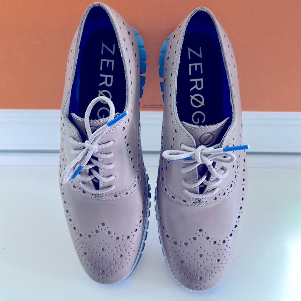 Men’s size 8M Cole Haan ZEROGRAVITY Wing Oxfords, Grey, Blue soles. New. No box.